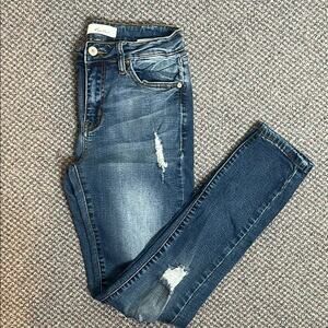 Kancan High Rise distressed Skinny 7/27